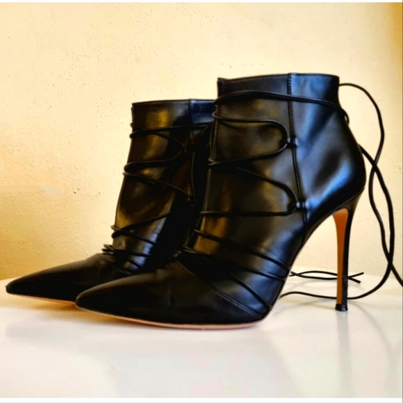 #32 Gianvito Rossi Black Leather Pointy  lace-up booties (heels) Witchy Cool - Picture 3 of 16